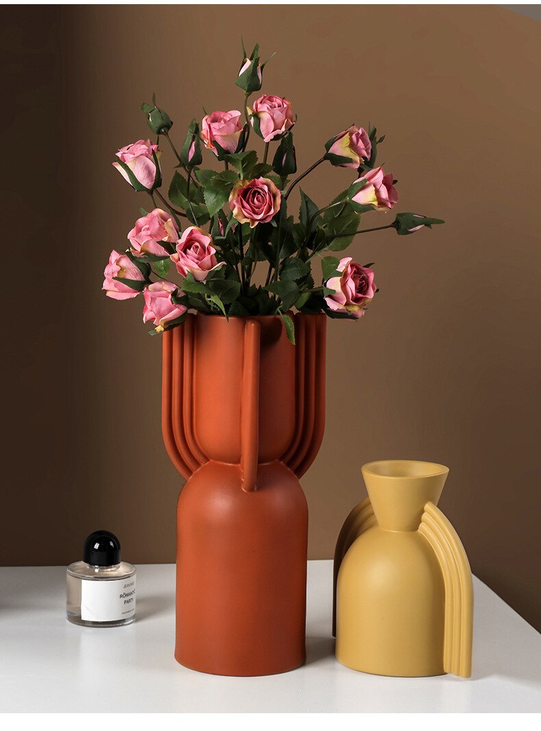 CREATIVE CERAMIC VASE