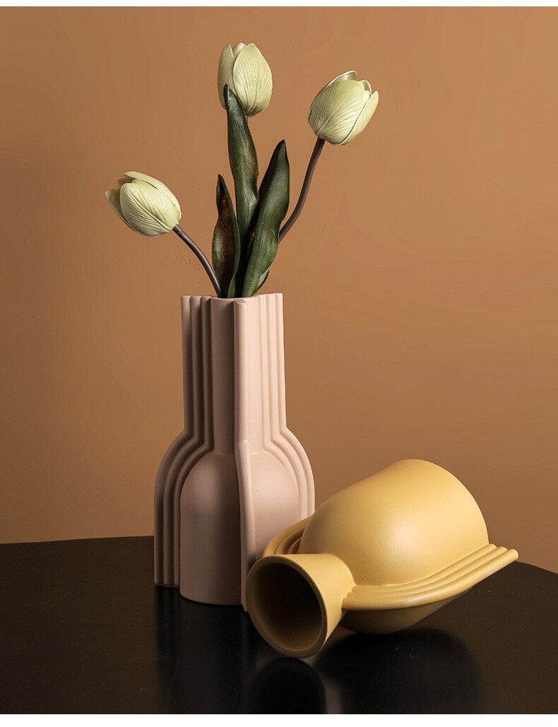 CREATIVE CERAMIC VASE