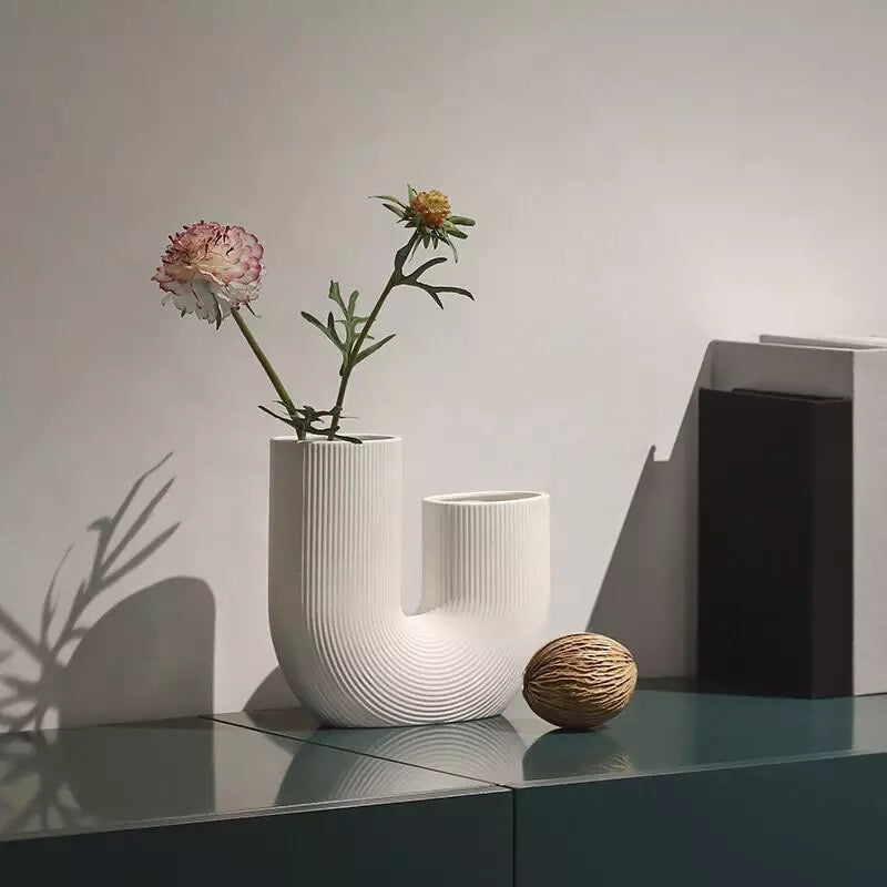 SIMPLE RIBBED NORDIC CERAMIC VASE