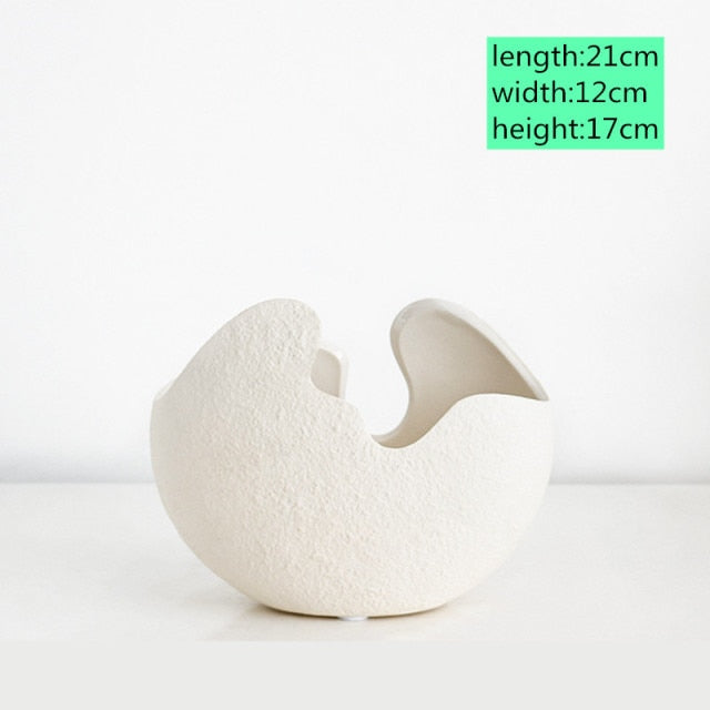 CERAMIC EGG SHELL ART VASE