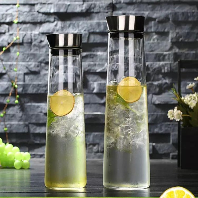 SLEEK GLASS WATER JUG