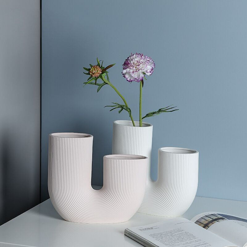 SIMPLE RIBBED NORDIC CERAMIC VASE